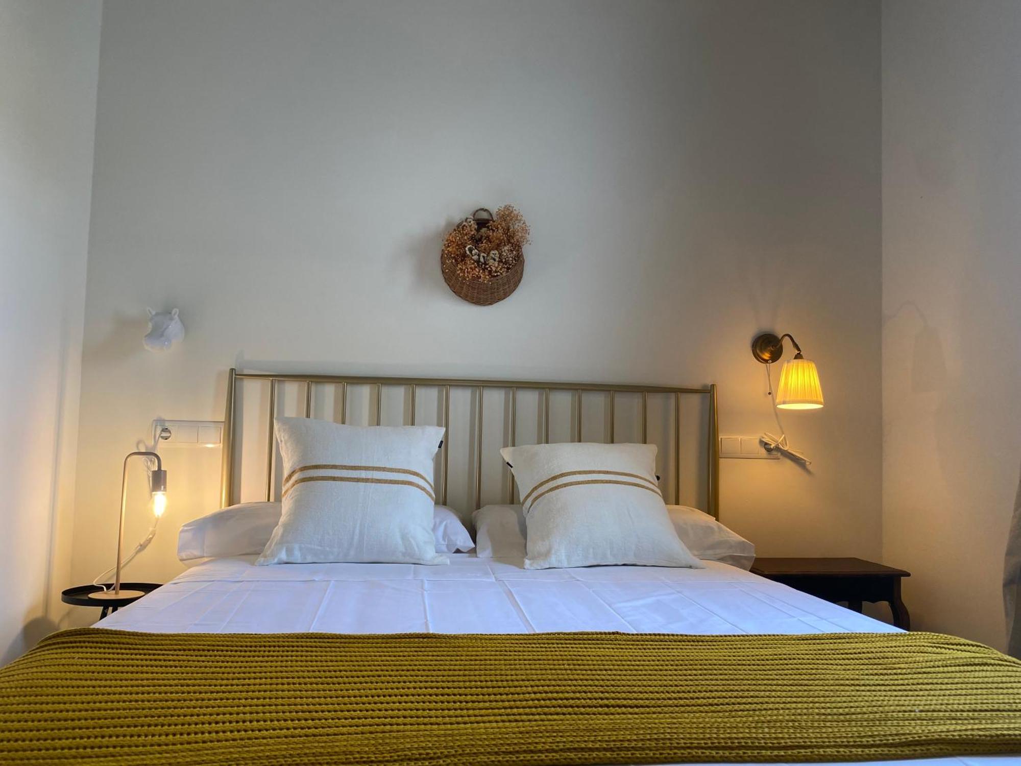 Hotel Les Filles à Deltebre Extérieur photo